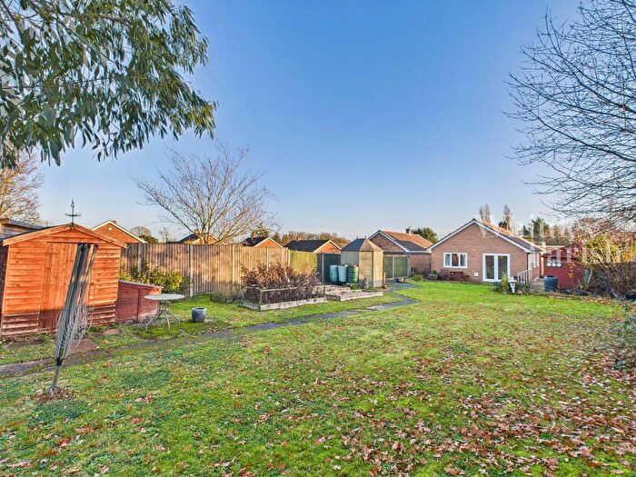 4 Bedroom Bungalow For Sale In Manor Park Gardens, Long Stratton, Norwich, NR15
