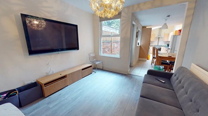 6 Bedroom Terraced House To Rent In Rothesay Avenue, Nottingham, NG7