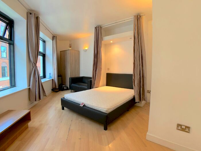 Studio To Rent In York Place, Leeds, LS1