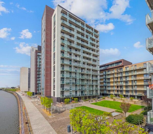 2 Bedroom Flat To Rent In Meadowside Quay Walk, Flat /, Glasgow Harbour, Glasgow, G11