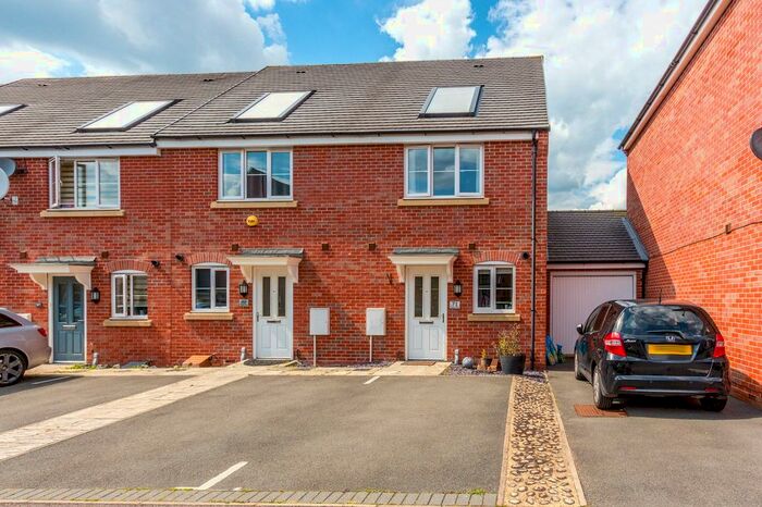 2 Bedroom End Of Terrace House To Rent In Tyne Way, Rushden, NN10