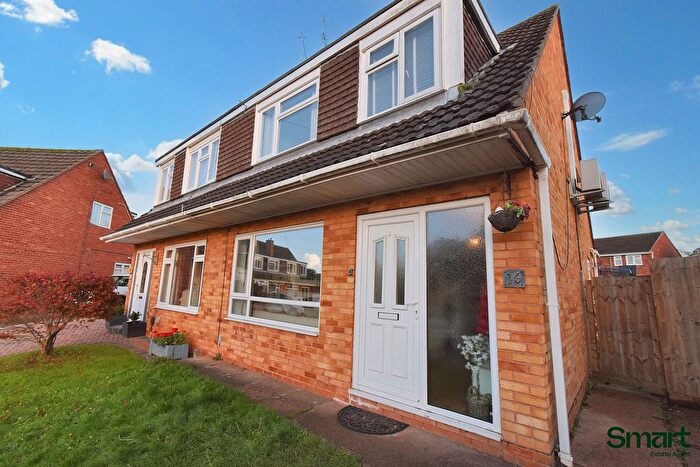 3 Bedroom Semi Detached House For Sale In Grainger Close, Exeter, EX2