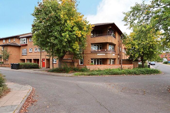 2 Bedroom Apartment For Sale In Milburn Avenue, Oldbrook, Milton Keynes, MK6