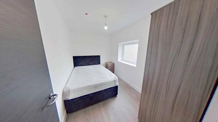 1 Bedroom Flat To Rent In Brook Street, Treforest, CF37