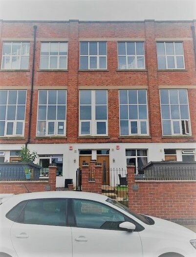 2 Bedroom Town House To Rent In Wheatsheaf Way, Leicester, LE2