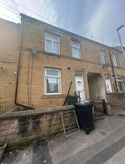 3 Bedroom Terraced House To Rent In Fearnside Street, Bradford, BD8