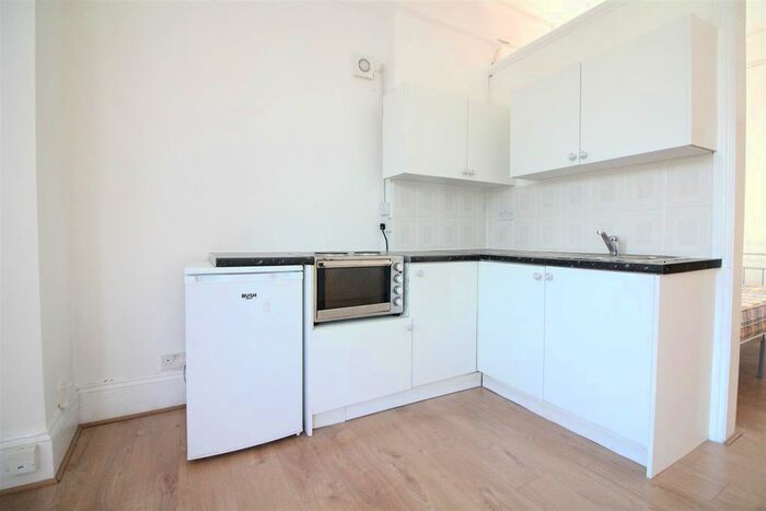 Studio To Rent In Madeley Road, London, W5