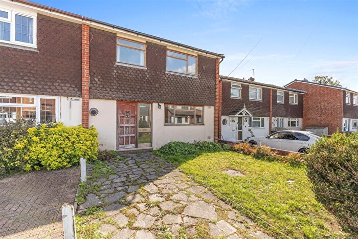 3 Bedroom End Terrace House For Sale In Harris Way, Holmer Green, HP15