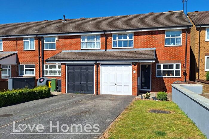 3 Bedroom End Of Terrace House For Sale In Whitwell Close, Luton, Beds, LU3