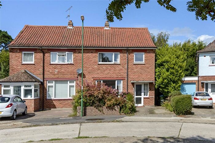 3 Bedroom Semi-Detached House For Sale In Esmonde Close, Littlehampton, West Sussex, BN17