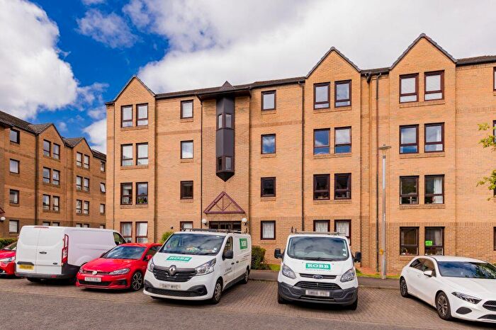 2 Bedroom Flat For Sale In / Parkside Terrace, Edinburgh, EH16