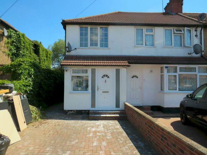 3 Bedroom Property To Rent In Kenilworth Avenue, Harrow, HA2