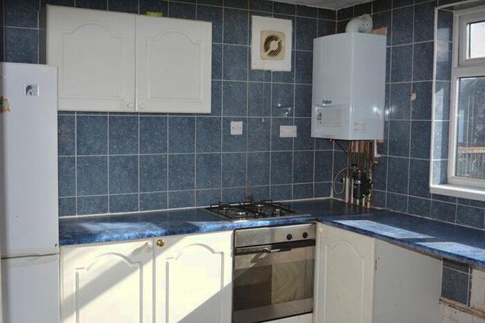 4 Bedroom Flat To Rent In Ford End Road, Bedford, MK40