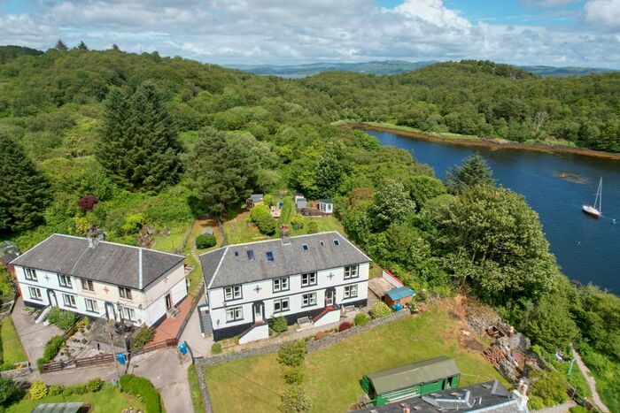 3 Bedroom Flat For Sale In Garval Terrace, Tarbert, Argyll, PA29