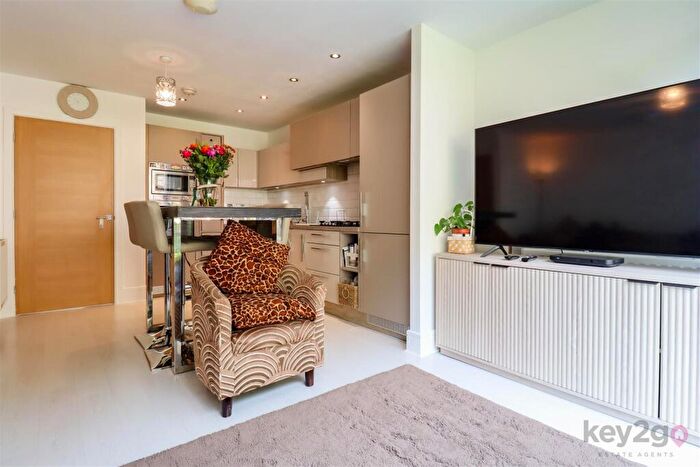 2 Bedroom Semi-Detached House For Sale In Hastings Grange, Sheffield, S7