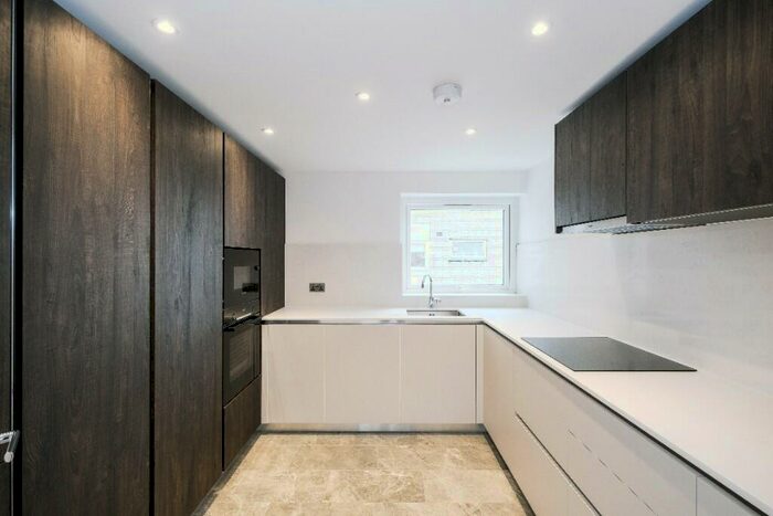 2 Bedroom Apartment To Rent In Woodford Road, London, E18