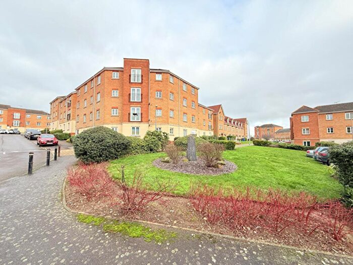 2 Bedroom Flat For Sale In Windermere Avenue, Purfleet On Thames, RM19