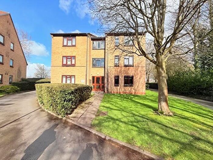 Studio To Rent In Swan Gardens, Birmingham, B23