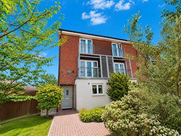 3 Bedroom End Of Terrace House For Sale In Hanno Close, Wallington, SM6