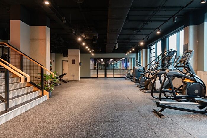 2 Bedroom Flat To Rent In New York, Quarry Hill, Leeds, LS2