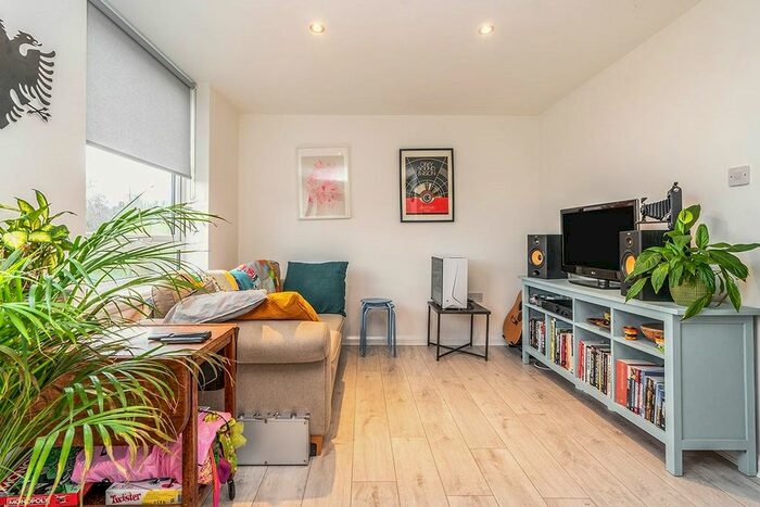 1 Bedroom Flat To Rent In New Road Avenue, Chatham, Kent, ME4