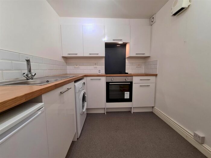 2 Bedroom Flat To Rent In Bridge Street, Thrapston, Kettering, NN14