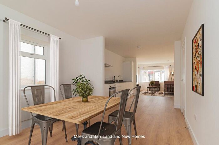 2 Bedroom Flat To Rent In Earls Close, Bletchley, Milton Keynes, Buckinghamshire, MK2