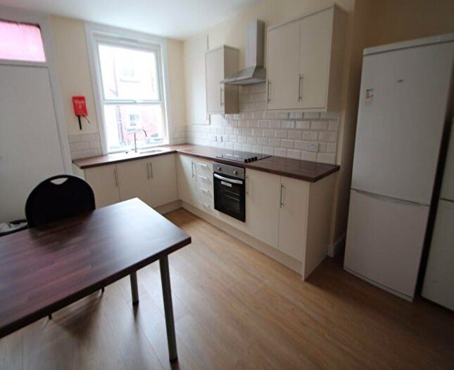 4 Bedroom House To Rent In Welton Mount, Leeds, LS6