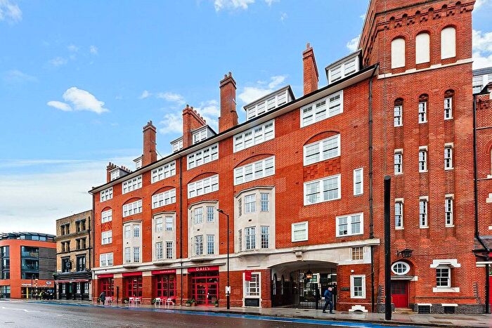 1 Bedroom Flat For Sale In Brigade Court, Southwark Bridge Road, London, SE1