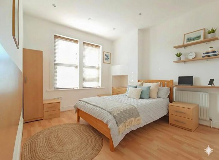 Studio To Rent In Ballards Lane, Finchley, N3