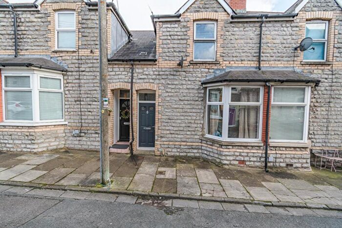 2 Bedroom Terraced House For Sale In Hunter Street, Barry, CF63
