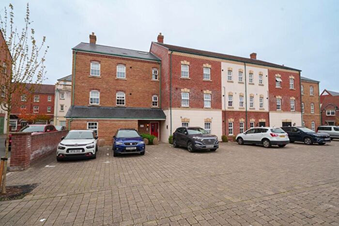 2 Bedroom Apartment For Sale In Staldon Court, Swindon, SN1
