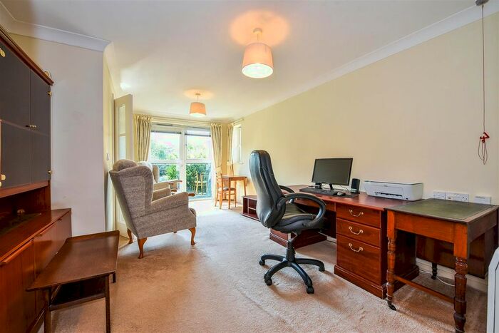 1 Bedroom Flat For Sale In Old Winton Road, Andover, SP10
