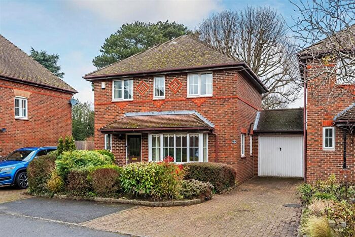 3 Bedroom House For Sale In Gayton Close, Ashtead, KT21