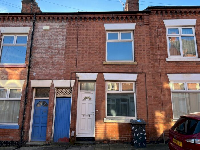 3 Bedroom Terraced House For Sale In Pool Road, Leicester, LE3