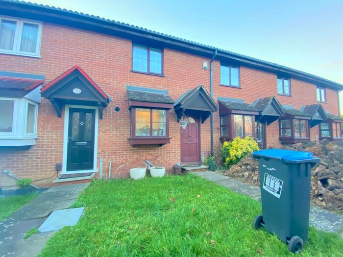 2 Bedroom Property To Rent In Tempsford Close, Enfield, EN2