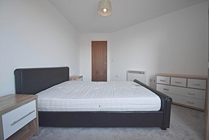 1 Bedroom Flat To Rent In Rd Floor Churchill Place, Basingstoke, RG21