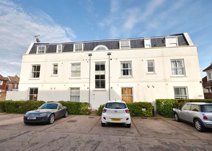2 Bedroom Flat For Sale In Westerly Mews, Canterbury, CT2