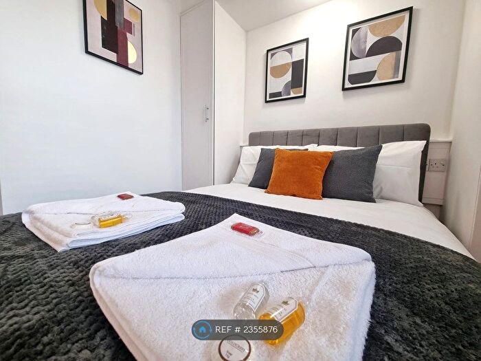 2 Bedroom Flat To Rent In Villiers Road, Watford, WD19