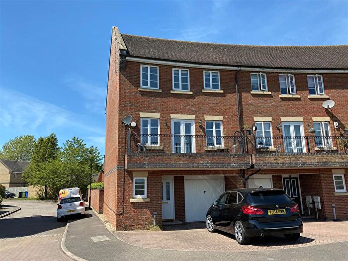 4 Bedroom End Terrace House For Sale In Lady Smock Close, Grange Park, Northampton, NN4