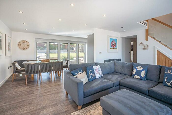 4 Bedroom Detached Bungalow For Sale In Rhianfa, Benllech, Tyn-Y-Gongl, LL74