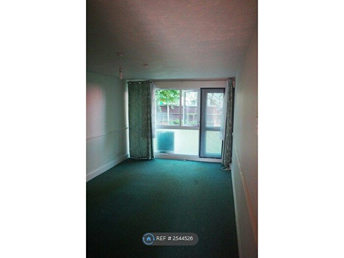 1 Bedroom Flat To Rent In Fairlea Place, London, W5