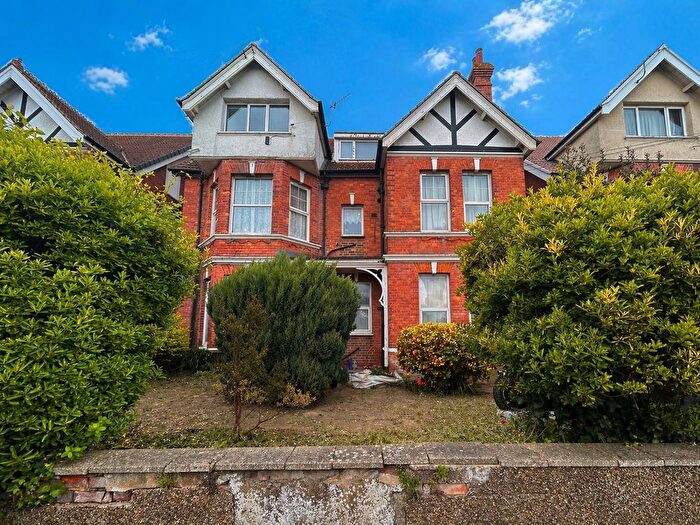 2 Bedroom Flat For Sale In Dorset Road, Bexhill-On-Sea, TN40