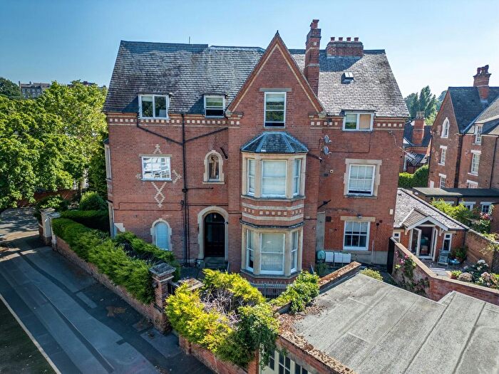 2 Bedroom Flat For Sale In Holles Crescent, Nottingham, NG7