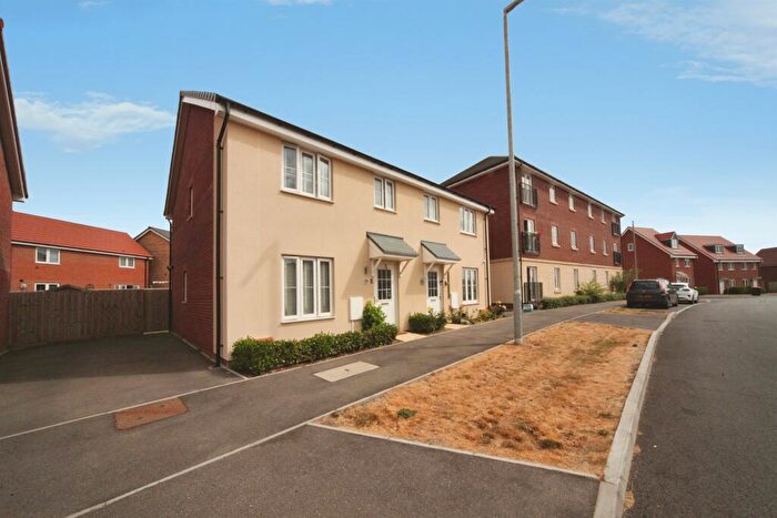 3 Bedroom Semi-Detached House For Sale In Ashington Way, Houghton Regis, Dunstable, LU5