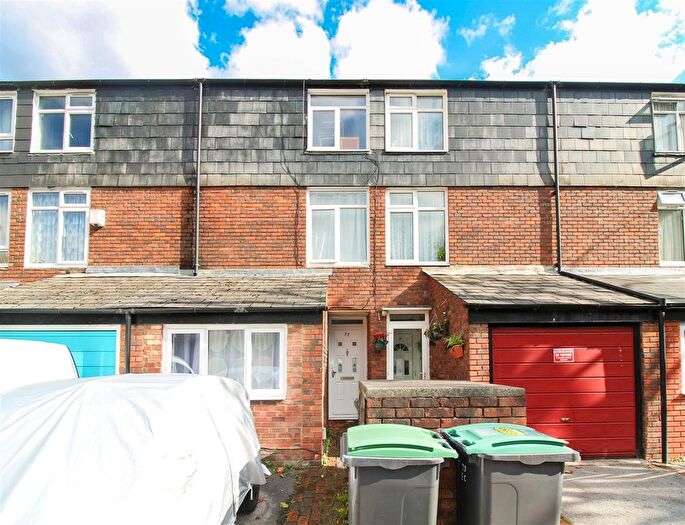 4 Bedroom Property For Sale In Erskine Crescent., London, N17