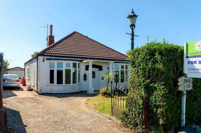 3 Bedroom Detached Bungalow For Sale In Withernsea Road, Holmpton, HU19