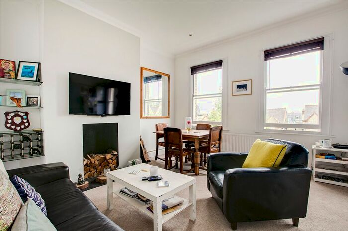 2 Bedroom Flat To Rent In Alma Road, London, SW18