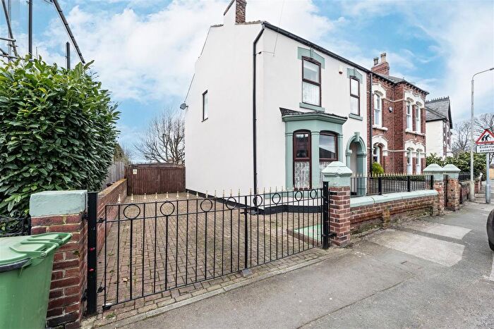 4 Bedroom Semi-detached House For Sale In Barnes Road, Castleford, WF10