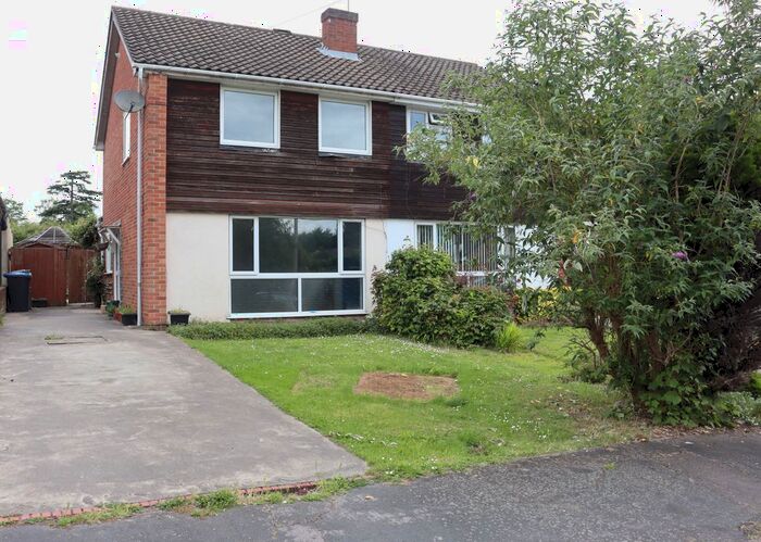 3 Bedroom Semi-Detached House To Rent In Barton Close, Addlestone, KT15